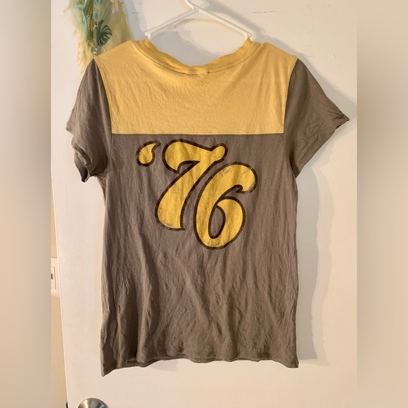 🎊SWAPPED🎊 💛Spell White Sands sample tee💛 - Picture 2 of 5